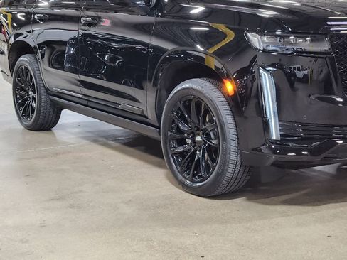 Used 2024 Cadillac Escalade Sport Platinum w/ LPO, ONYX Package image 16