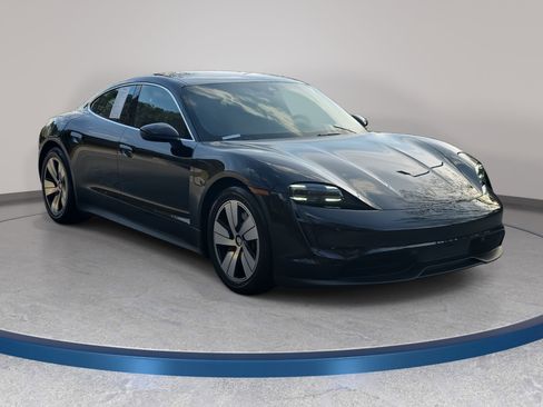 Used 2021 Porsche Taycan image 3