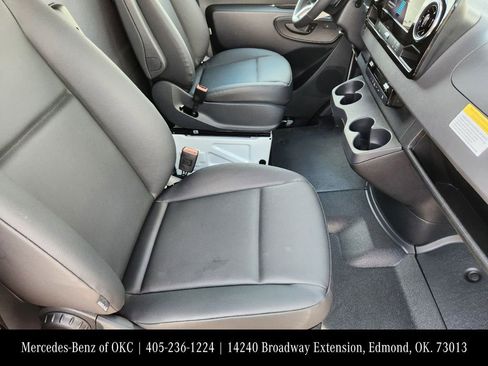 New 2024 Mercedes-Benz eSprinter 170 Cargo image 14