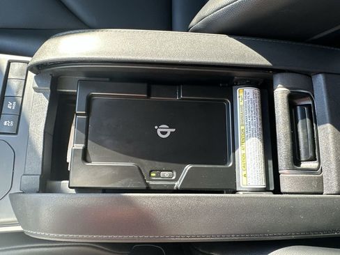 Used 2021 Toyota Highlander XLE image 37