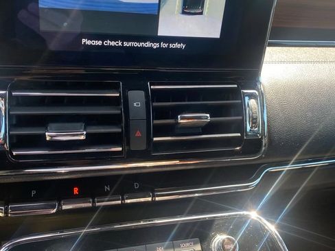 Used 2018 Lincoln Navigator Reserve w/ Technology Package AWD/4WD image 11