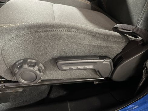 Used 2024 Jeep Wrangler Sport S image 9