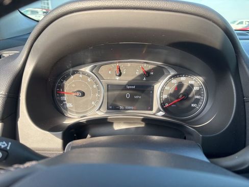 Used 2024 GMC Terrain SLT image 33