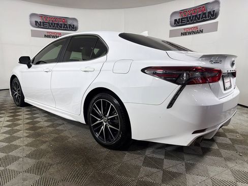 Used 2022 Toyota Camry SE w/ Audio Upgrade Package image 6
