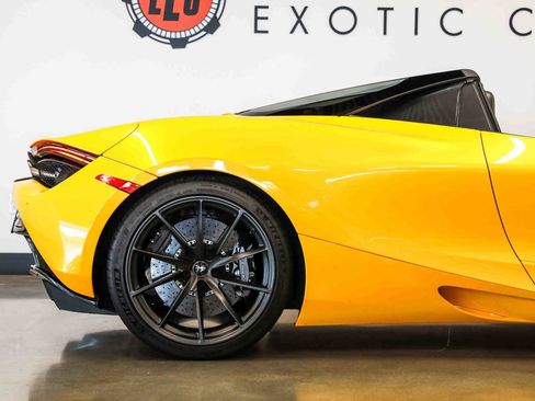 Used 2022 McLaren 720S Performance RWD image 16