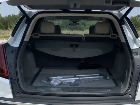 New 2025 Cadillac XT5 Premium Luxury image 9