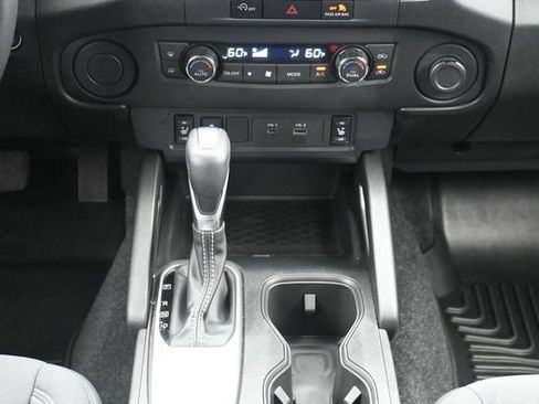 Used 2024 Nissan Frontier SV RWD image 23