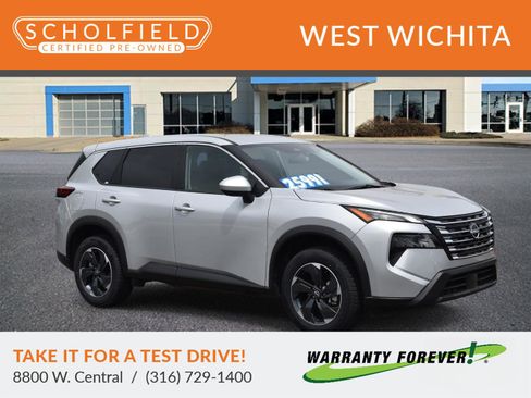 Used 2025 Nissan Rogue SV AWD/4WD image 1