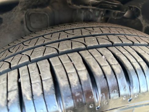 Used 2025 Kia Telluride EX image 33