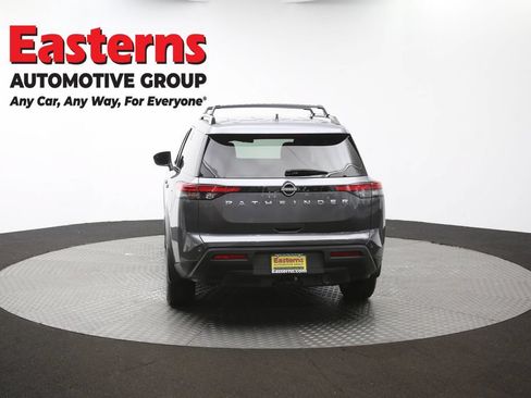 Used 2023 Nissan Pathfinder SV w/ SV Premium Package AWD/4WD image 40