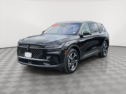 Used 2024 Lincoln Nautilus Premier w/ Equipment Group 102A image 3