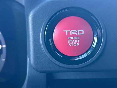 Used 2025 Toyota Tacoma TRD Sport image 18