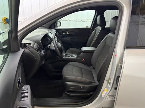 Used 2022 Chevrolet Equinox RS FWD image 31