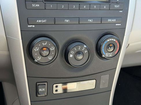 Used 2010 Toyota Corolla LE FWD image 4