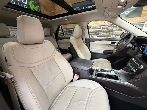 Used 2020 Ford Explorer Platinum image 15