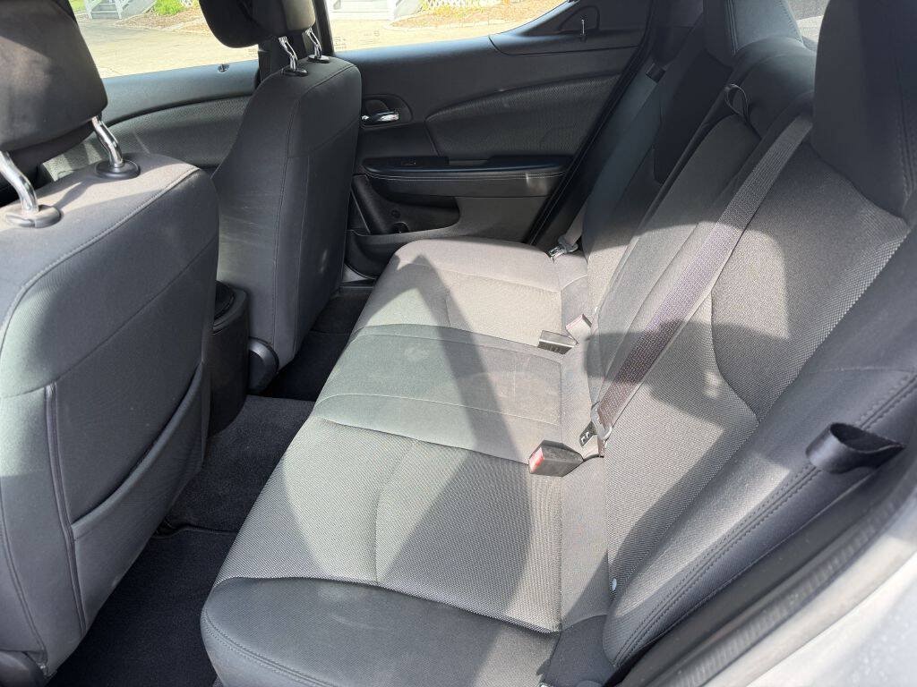 Used 2014 Dodge Avenger SE w/ Rallye Appearance Group FWD image 16