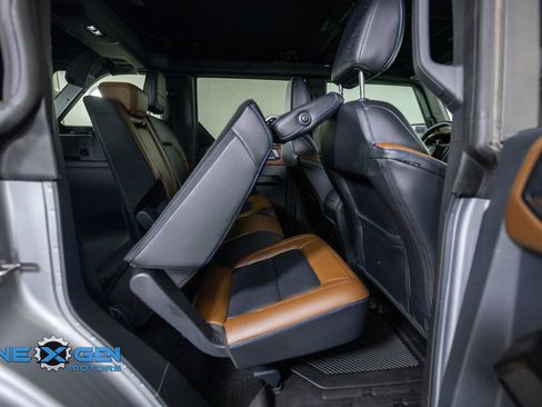 Used 2024 Ford Bronco Outer Banks AWD/4WD image 41