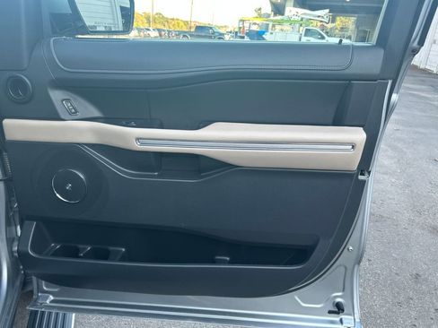 Used 2024 Ford Expedition Max Limited image 31