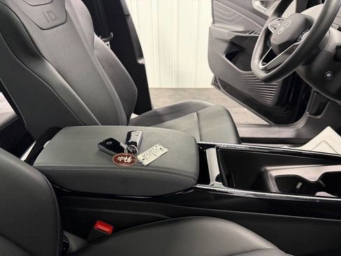 Used 2023 Volkswagen ID.4 Pro S image 23