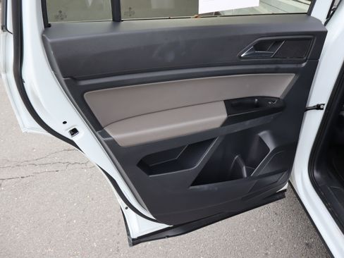 Used 2021 Volkswagen Atlas S image 30