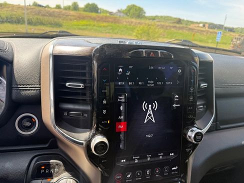 Used 2020 RAM 1500 Laramie AWD/4WD image 15
