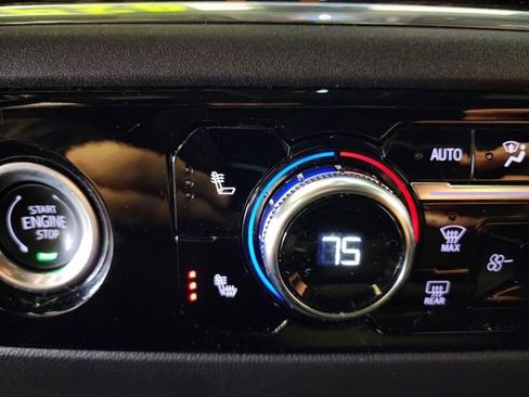 Used 2024 GMC Sierra 1500 Elevation image 24