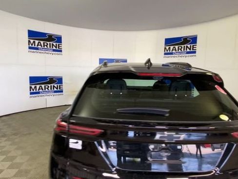 Certified 2023 Chevrolet Bolt EUV Premier w/ Redline Edition FWD image 9