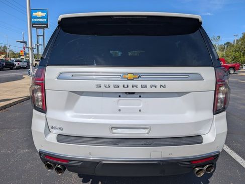 Used 2023 Chevrolet Suburban High Country image 4