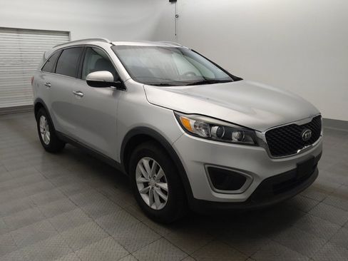Used 2018 Kia Sorento FWD image 13