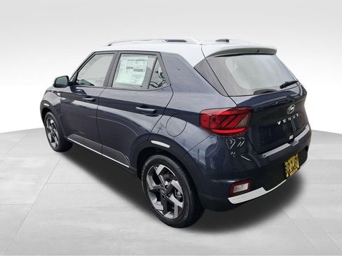 New 2026 Hyundai Venue SEL FWD image 3