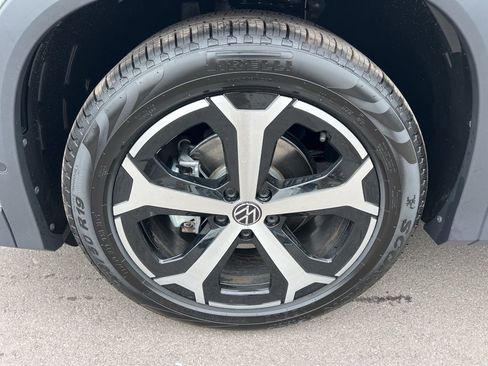 New 2026 Volkswagen Tiguan SE image 7