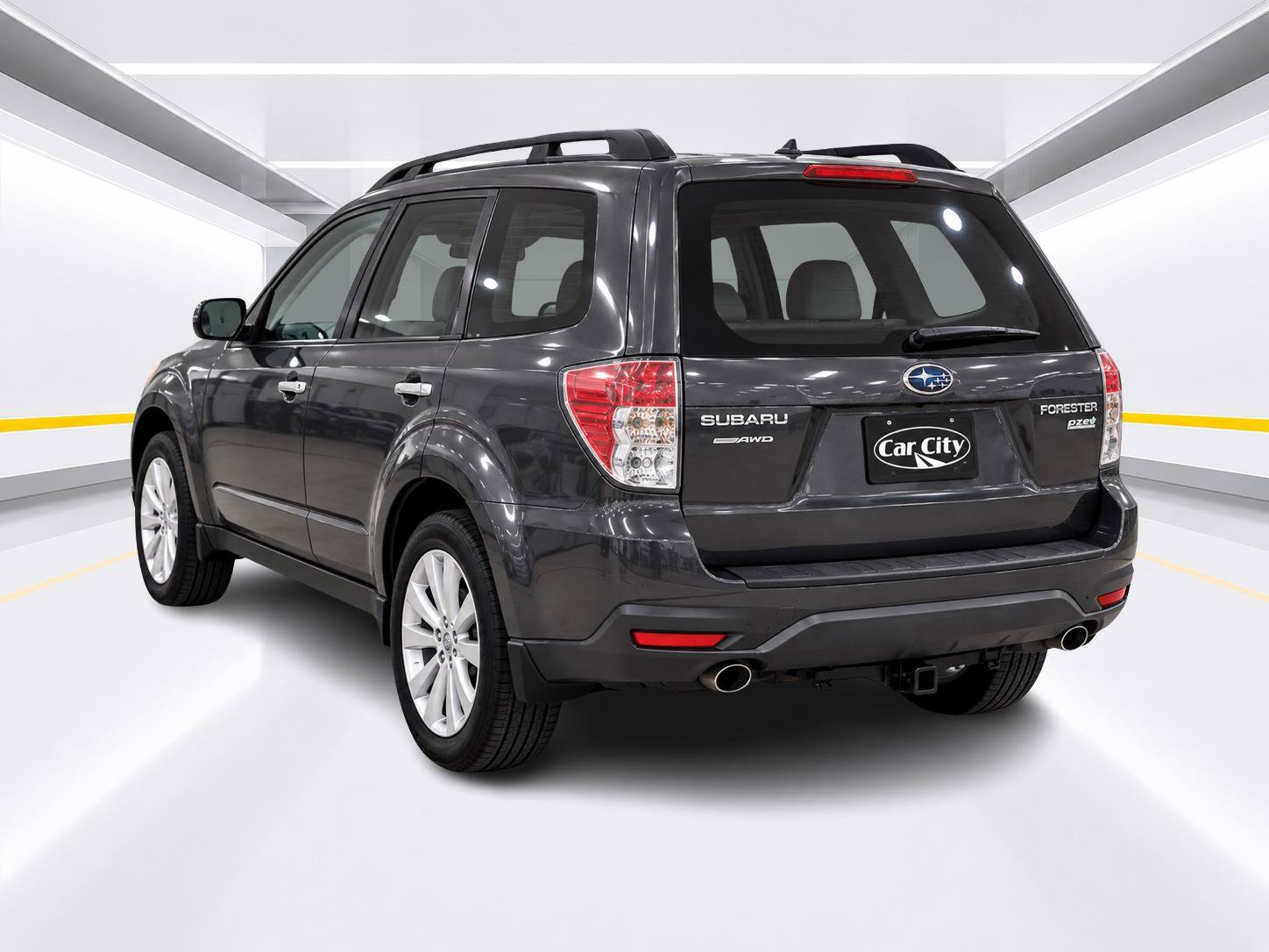 Used 2013 Subaru Forester 2.5X Premium AWD/4WD image 3