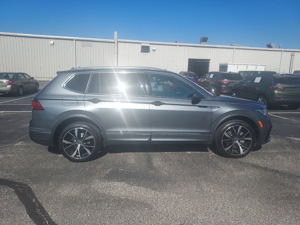 Used 2023 Volkswagen Tiguan SEL R-Line AWD/4WD image 8