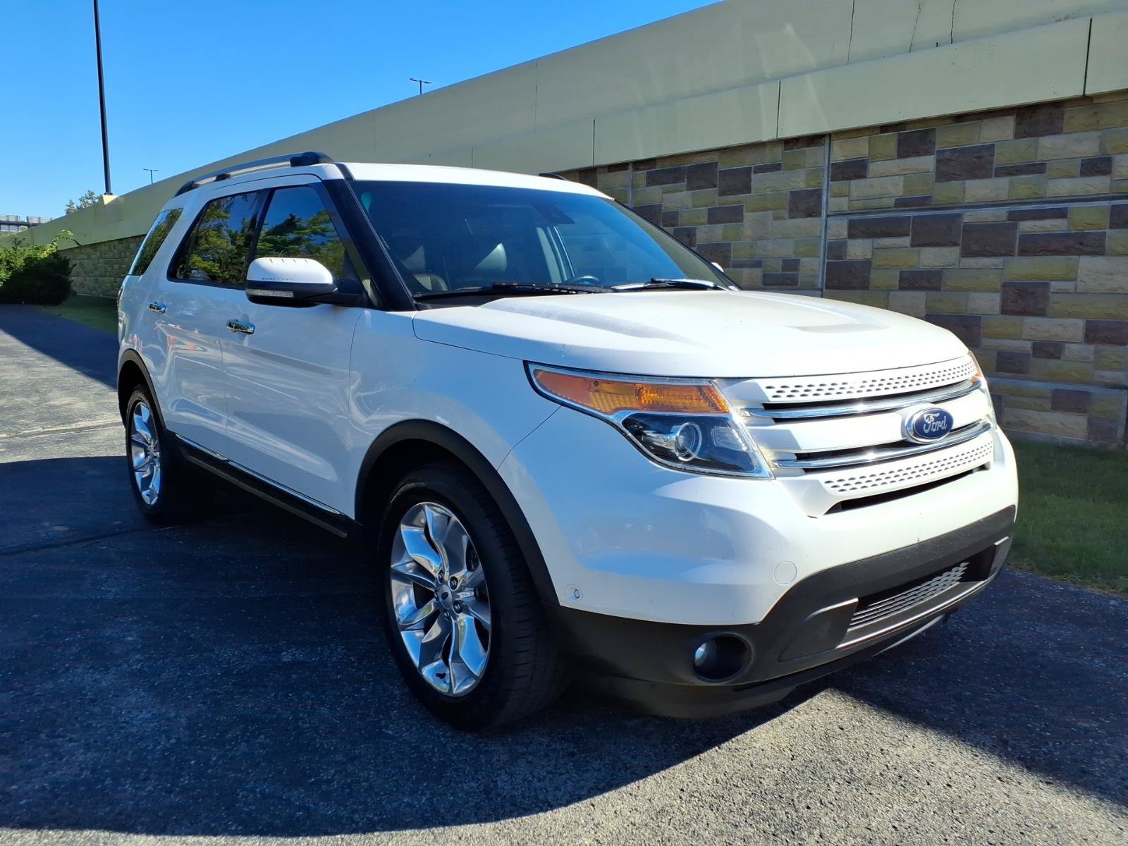 Used 2013 Ford Explorer Limited AWD/4WD image 2