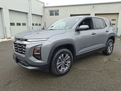 Used 2026 Chevrolet Equinox LT w/ Convenience Package II image 3