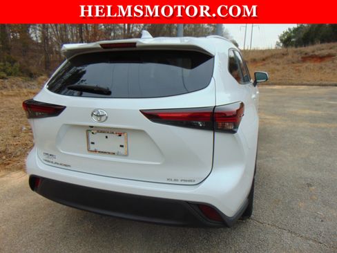 Used 2025 Toyota Highlander XLE image 15