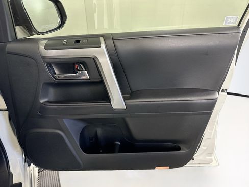 Used 2023 Toyota 4Runner Limited AWD/4WD image 33