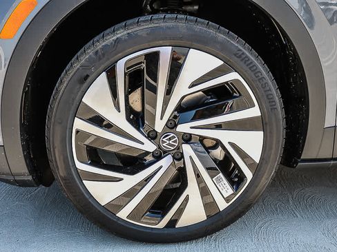 New 2025 Volkswagen ID.4 Pro S Plus image 12