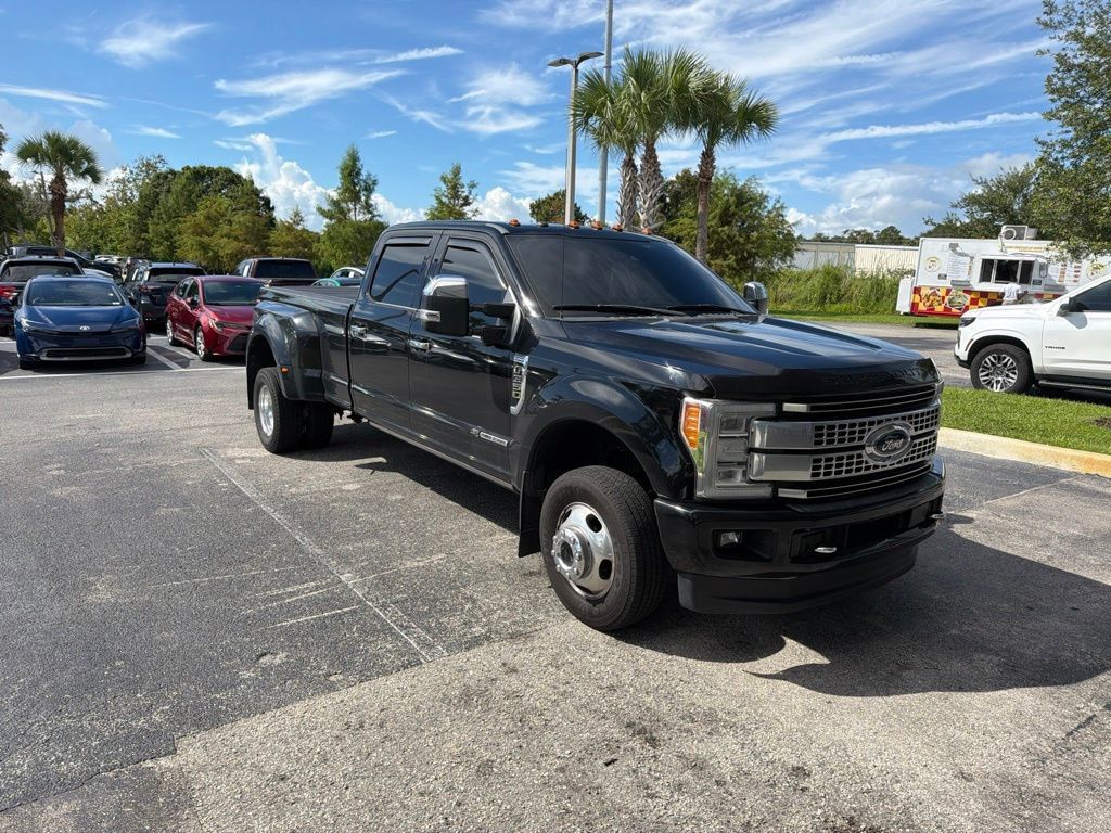 Used 2018 Ford F350 Platinum w/ Platinum Ultimate Package AWD/4WD image 2