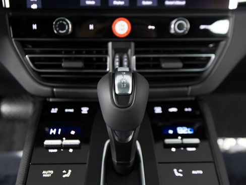 New 2026 Porsche Macan AWD/4WD image 23