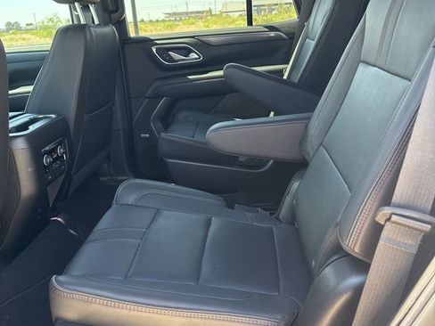 Used 2022 Chevrolet Tahoe RST w/ Luxury Package RWD image 12
