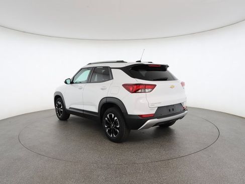 Used 2022 Chevrolet TrailBlazer LT w/ Convenience Package image 11