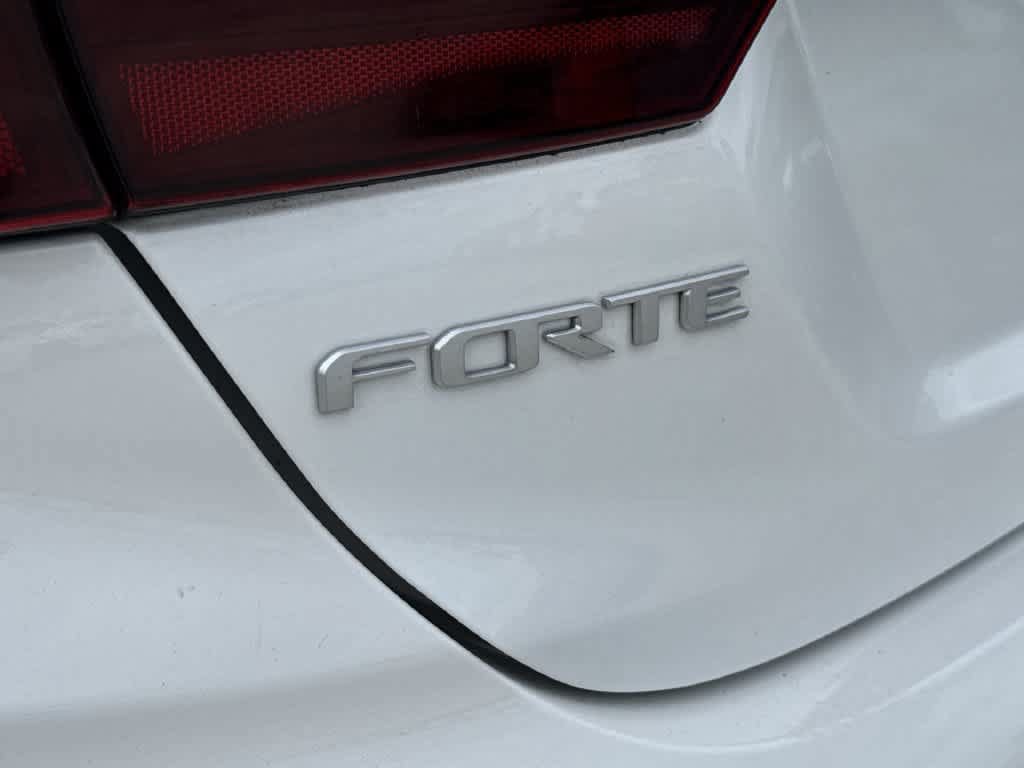Used 2024 Kia Forte LXS FWD image 11