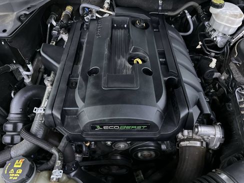 Used 2017 Ford Mustang Coupe RWD image 17