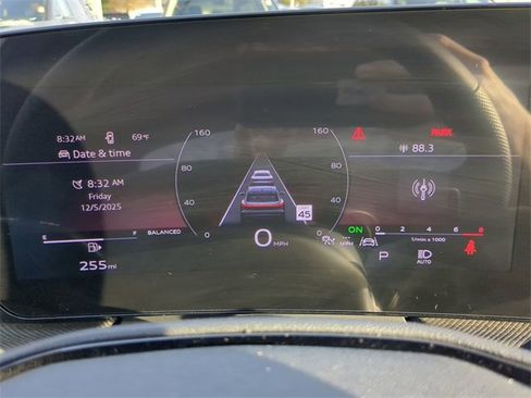 Used 2025 Audi SQ5 Prestige w/ Prestige Package image 33