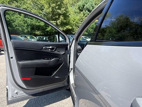 Used 2025 Kia Sportage SX AWD/4WD image 25