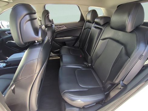 Used 2024 Kia Sportage EX FWD image 10