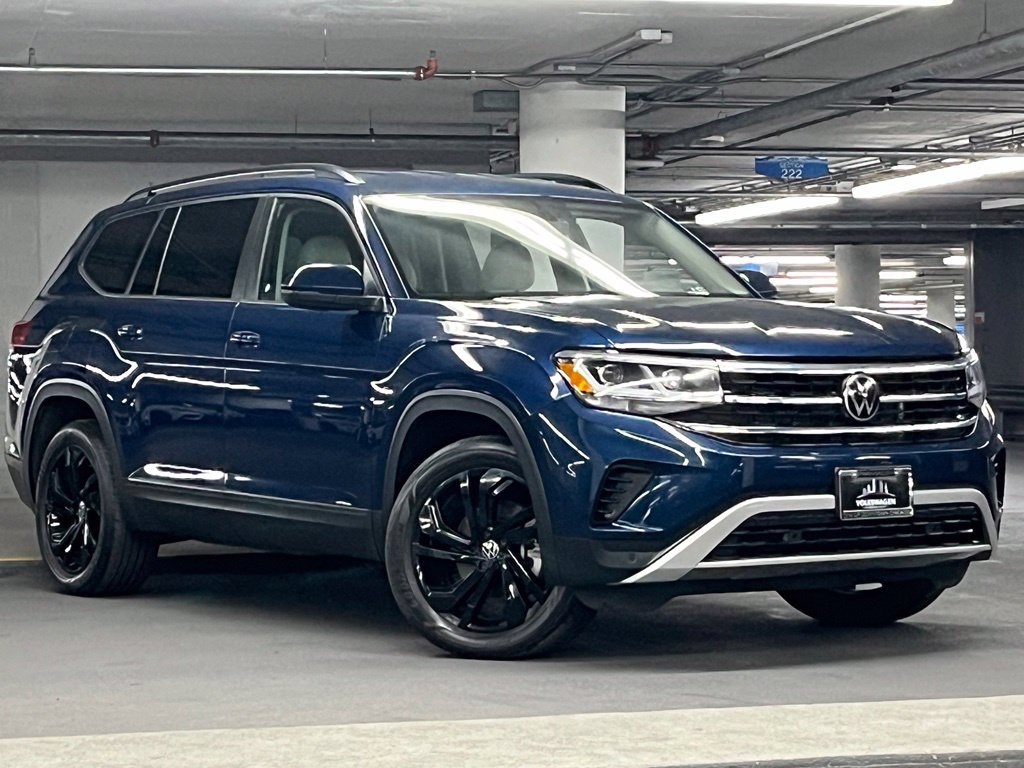 Used 2023 Volkswagen Atlas SE w/ Black Wheel Package AWD/4WD image 2