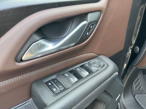 Used 2022 GMC Yukon XL Denali AWD/4WD image 19