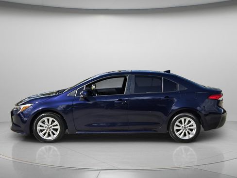 Used 2024 Toyota Corolla LE w/ LE Convenience Package FWD image 4